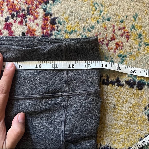 Lululemon leggings grey side and back pockets size 6 - Picture 4 of 8